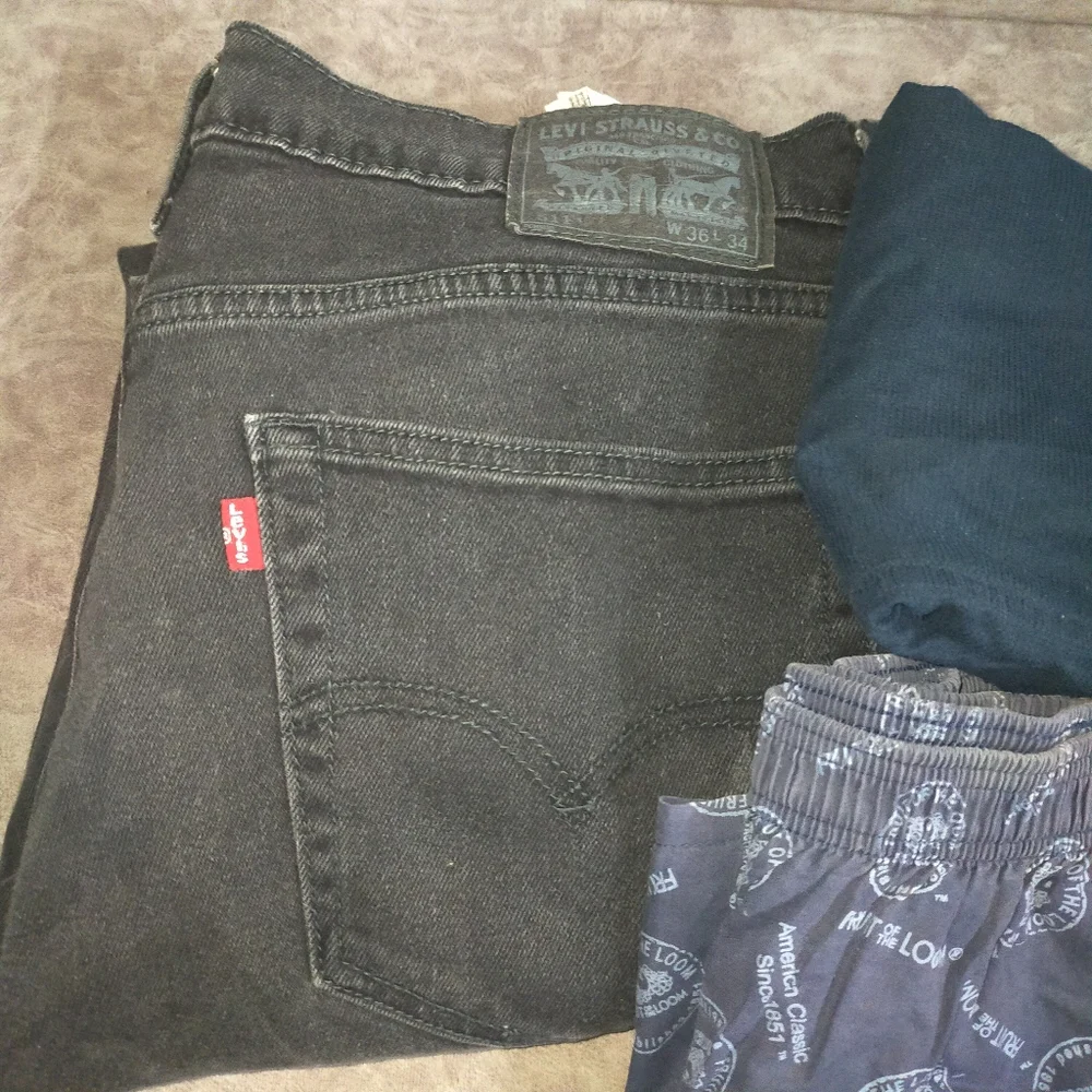 1 Levi's jeans, 1 shorts - Picture 2 of 4